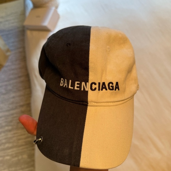 Balenciaga Two Tone Baseball Cap - Picture 5 of 5